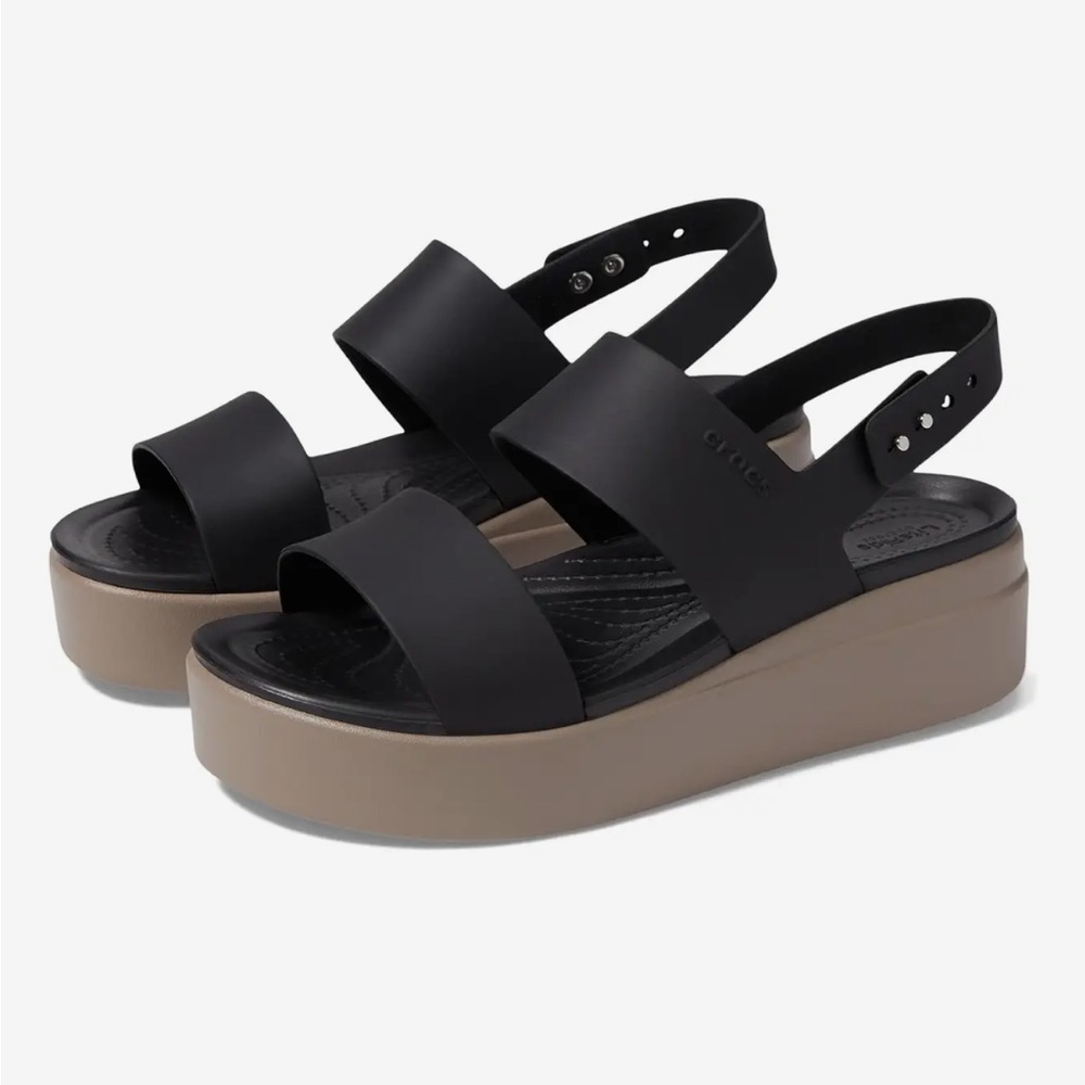 Crocs Brooklyn low wedge NWT size 7